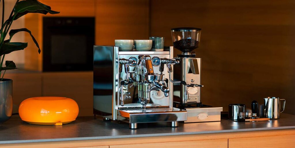 ECM Technika VI mit Mühle und Barista-Zubehör